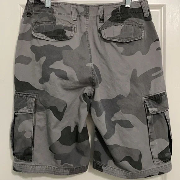 Gap men’s camouflage cargo shorts - Picture 5 of 11